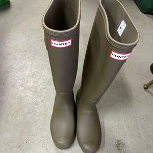 Women’s rain boots